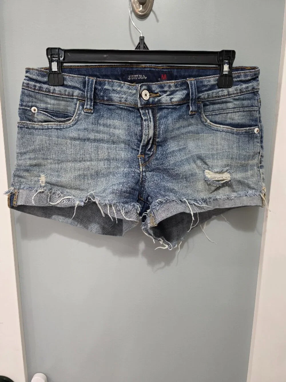 Just USA Light Wash Distressed Cutoff Jean Shorts – Size M – Raw Hem